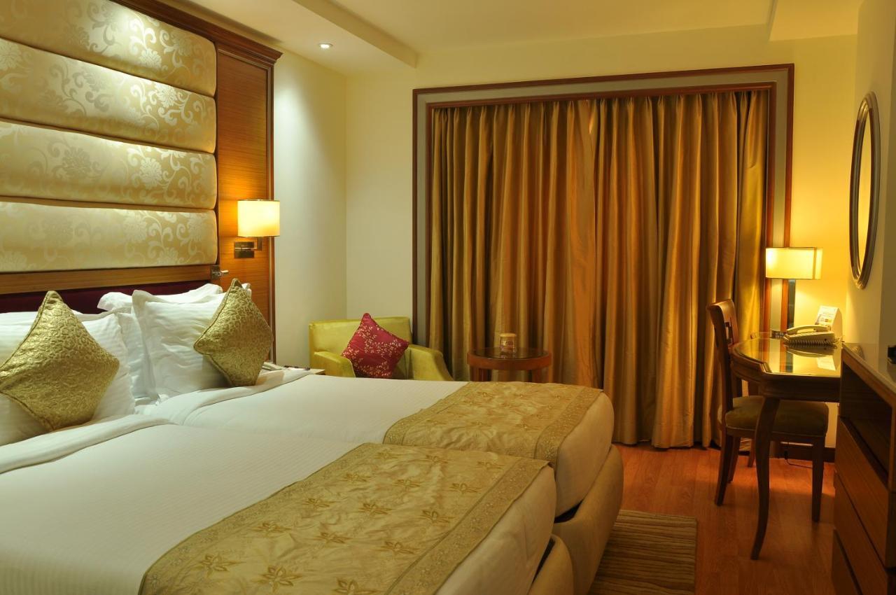 Hotel De Sovrani Calcutta  Esterno foto